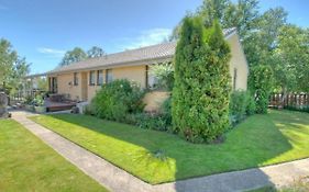 Kiwi Holidays In Cromwell